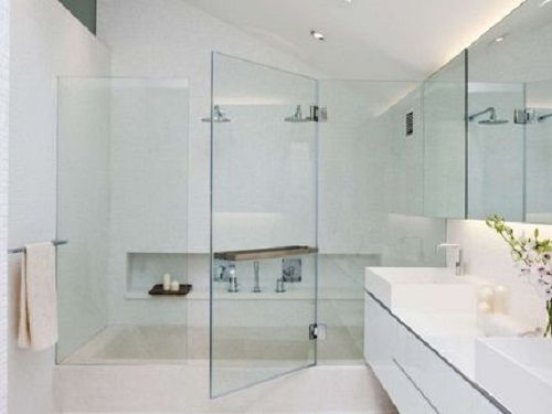 衛(wèi)生間玻璃隔斷適合材料 衛(wèi)生間隔斷玻璃設(shè)計(jì)要點(diǎn),行業(yè)資訊